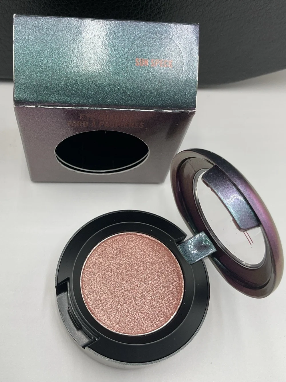 MAC Cosmetics Veluxe Pearl Eyeshadow in Sun Speck - BNIB, LE & Discontinued